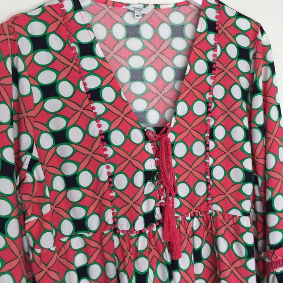 SOLD❗️CROWN & IVY Coral salmon geo design top - Picture 3 of 8